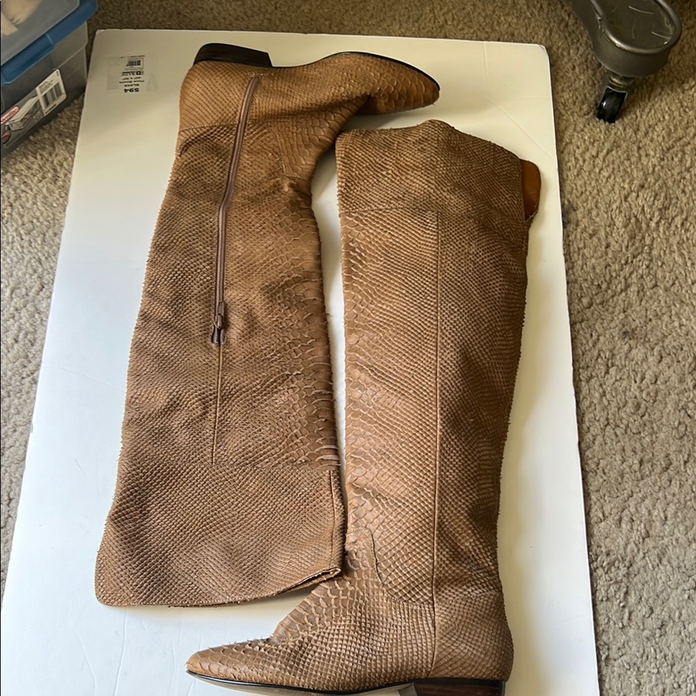 Stylish Over the Knee Boots in Brown